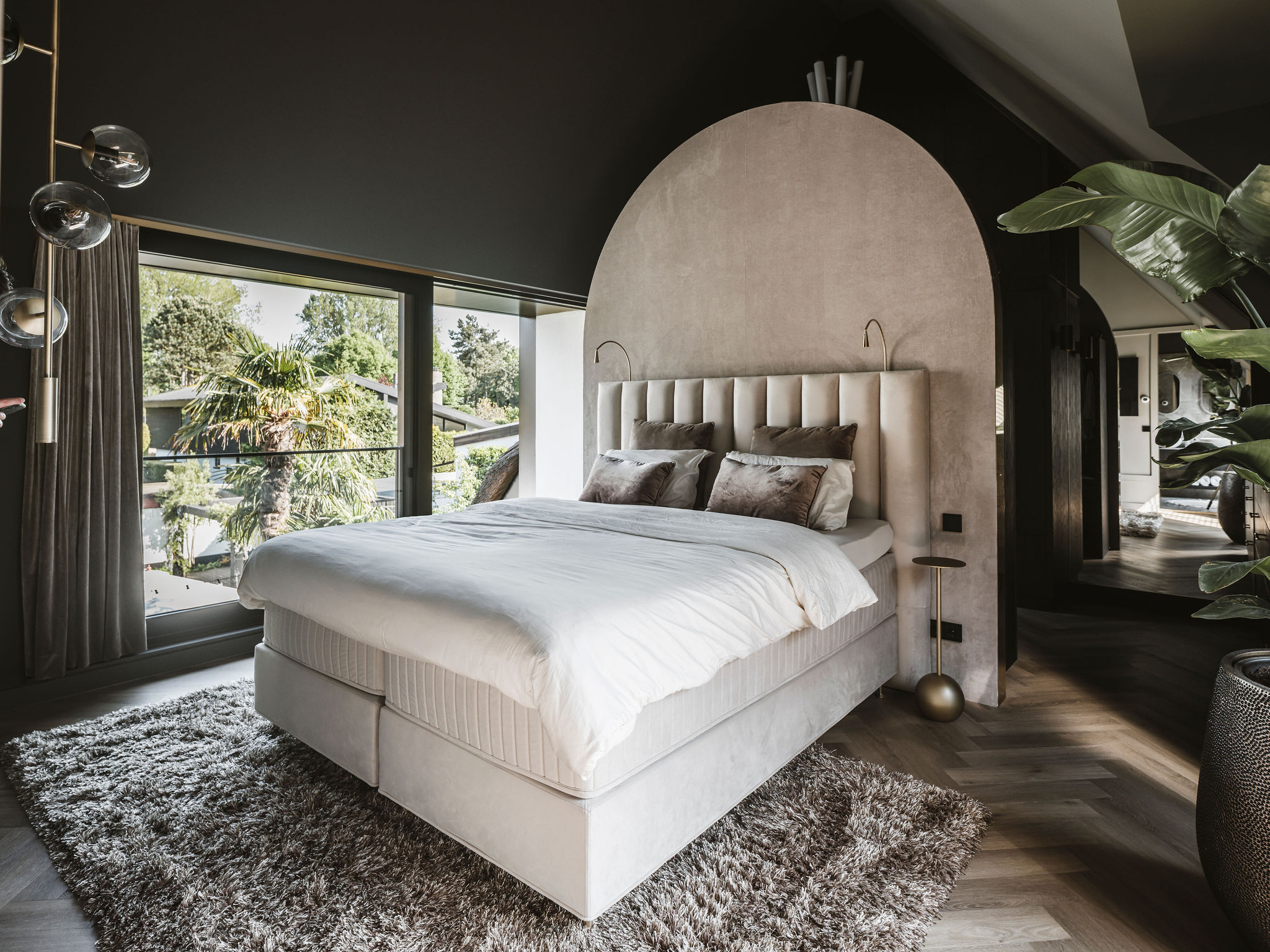 jeroen-de-nijs-hotel-chique-villa-alkmaar-free-standing-luxury-bed